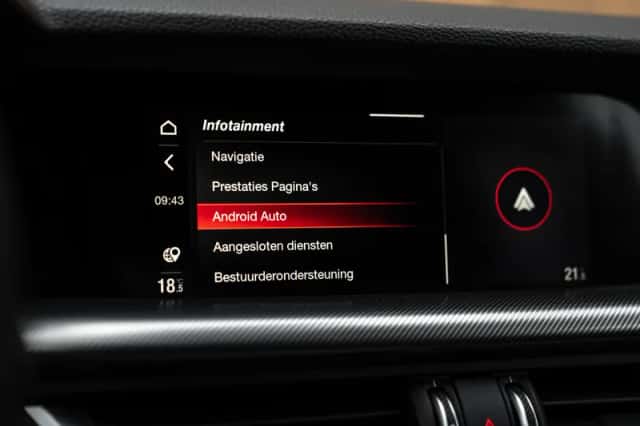 Alfa Romeo Stelvio (2020) thumbnail 37