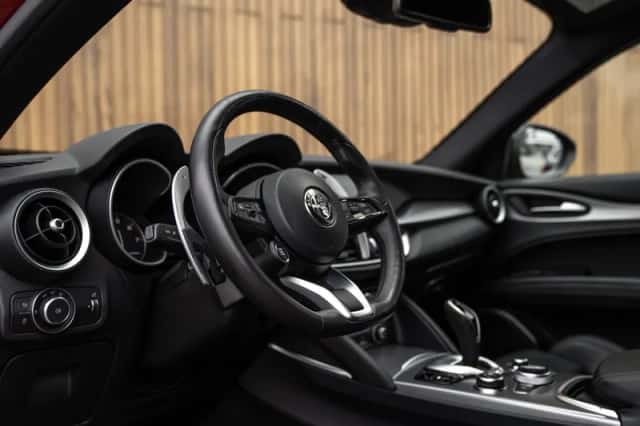 Alfa Romeo Stelvio (2020) thumbnail 7