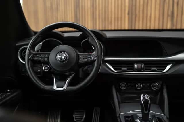 Alfa Romeo Stelvio (2020) thumbnail 10