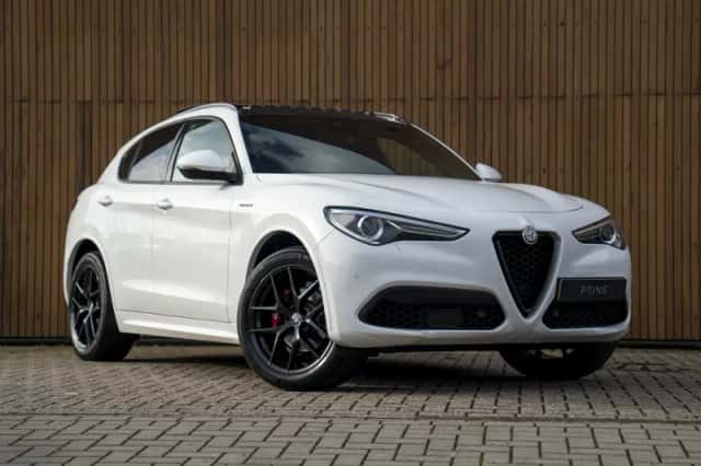 Alfa Romeo Stelvio (2021) thumbnail 3
