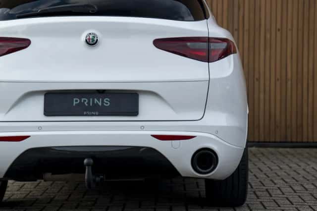 Alfa Romeo Stelvio (2021) thumbnail 21