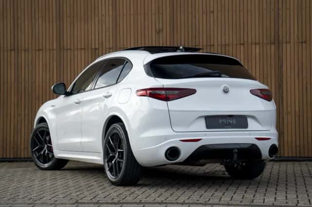 Alfa Romeo Stelvio (2021) thumbnail 22