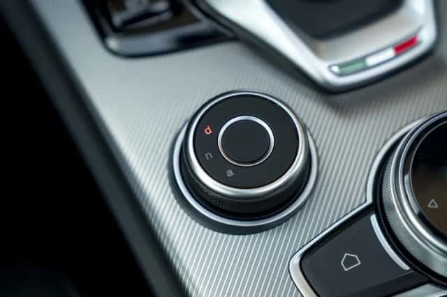 Alfa Romeo Stelvio (2021) thumbnail 33