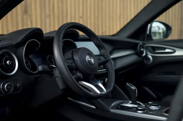 Alfa Romeo Stelvio (2021) thumbnail 7