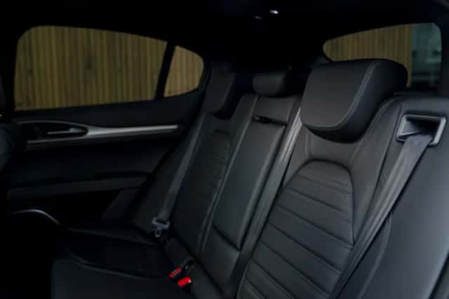 Alfa Romeo Stelvio (2021) thumbnail 9