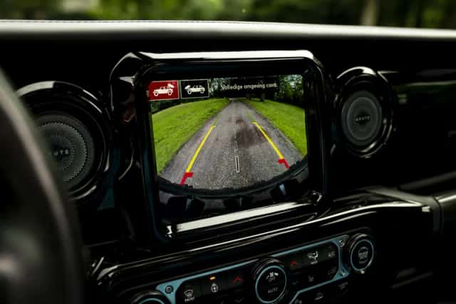 Jeep Wrangler (2022) thumbnail 12