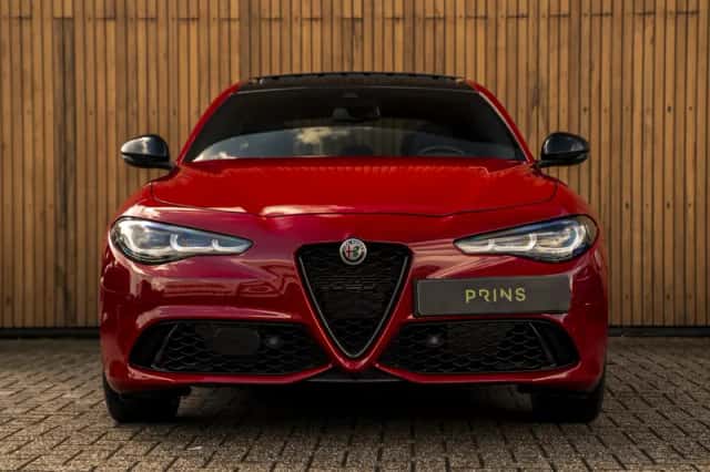 Alfa Romeo Giulia (2023) thumbnail 2