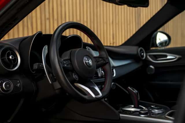 Alfa Romeo Giulia (2023) thumbnail 22