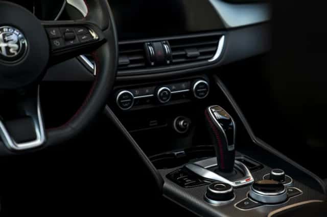 Alfa Romeo Giulia (2023) thumbnail 26