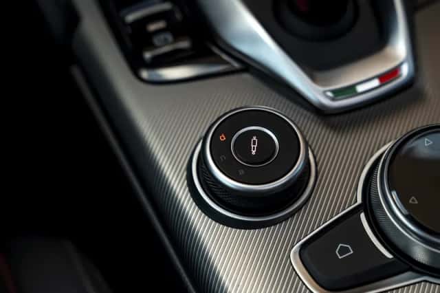 Alfa Romeo Giulia (2023) thumbnail 29