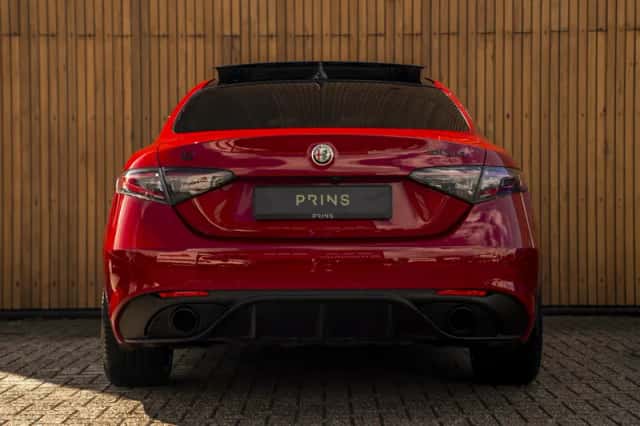 Alfa Romeo Giulia (2023) thumbnail 5