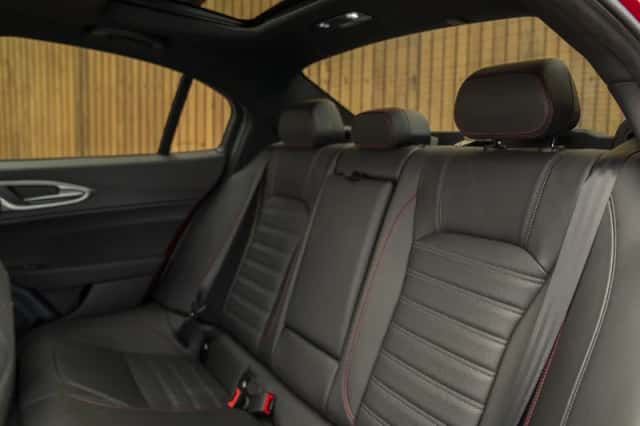 Alfa Romeo Giulia (2023) thumbnail 9