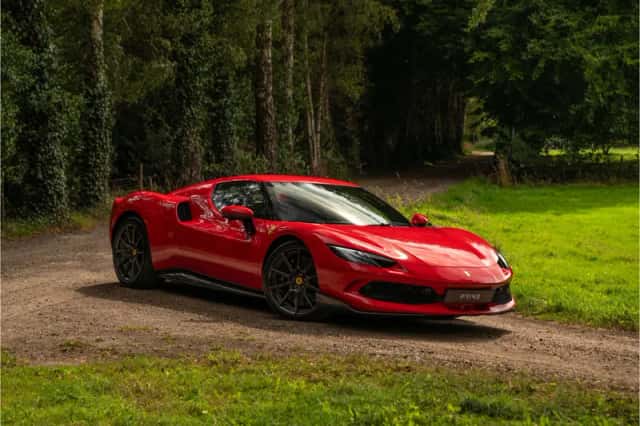 Ferrari 296 GTB (2024) thumbnail 13