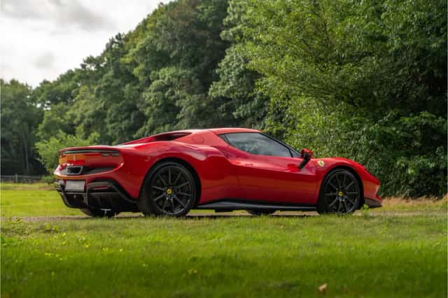 Ferrari 296 GTB (2024) thumbnail 4