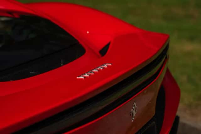Ferrari 296 GTB (2024) thumbnail 32