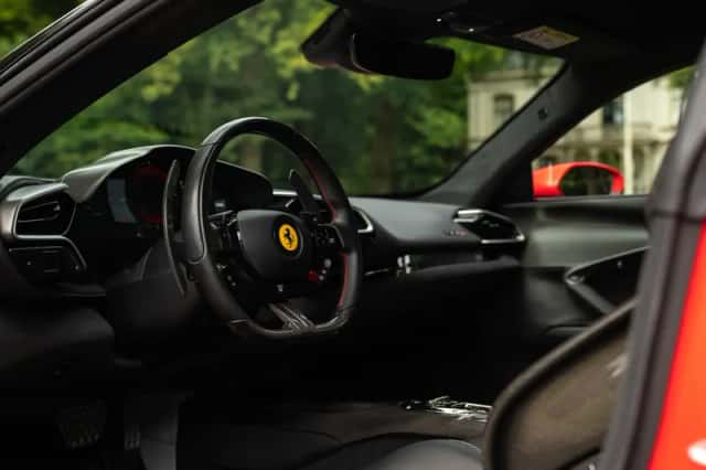 Ferrari 296 GTB (2024) thumbnail 7