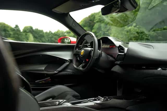 Ferrari 296 GTB (2024) thumbnail 10