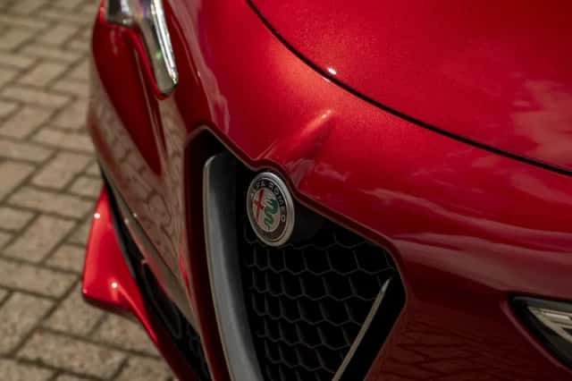 Alfa Romeo Stelvio (2018) thumbnail 13