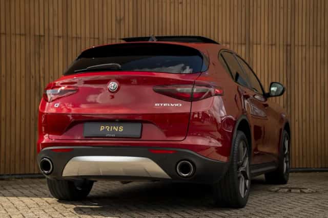 Alfa Romeo Stelvio (2018) thumbnail 19