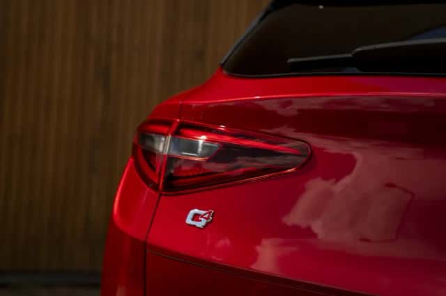 Alfa Romeo Stelvio (2018) thumbnail 20