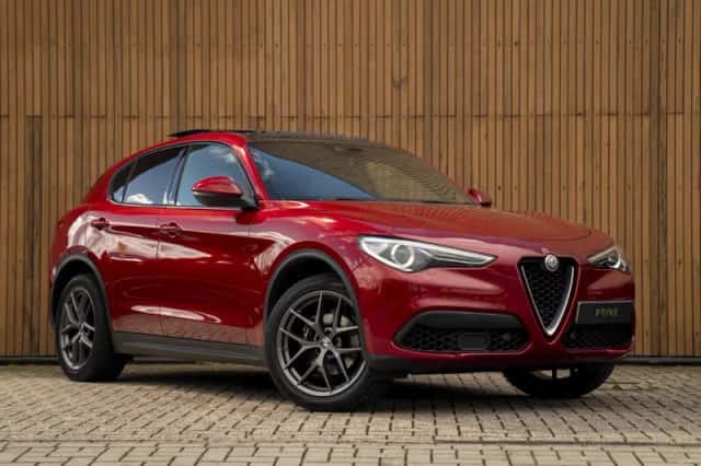 Alfa Romeo Stelvio (2018) thumbnail 3