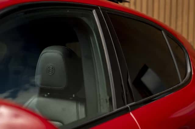 Alfa Romeo Stelvio (2018) thumbnail 23