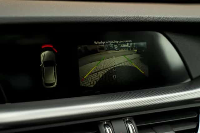 Alfa Romeo Stelvio (2018) thumbnail 31
