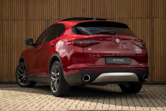 Alfa Romeo Stelvio (2018) thumbnail 6