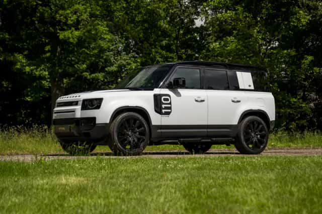 Land Rover Defender (2022) thumbnail 13
