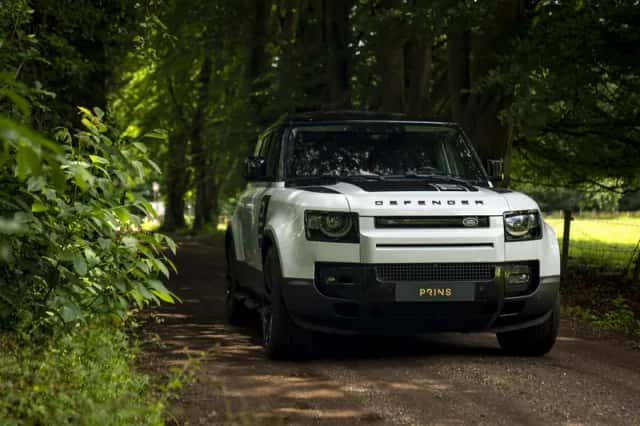 Land Rover Defender (2022) thumbnail 30