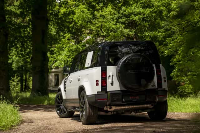 Land Rover Defender (2022) thumbnail 37