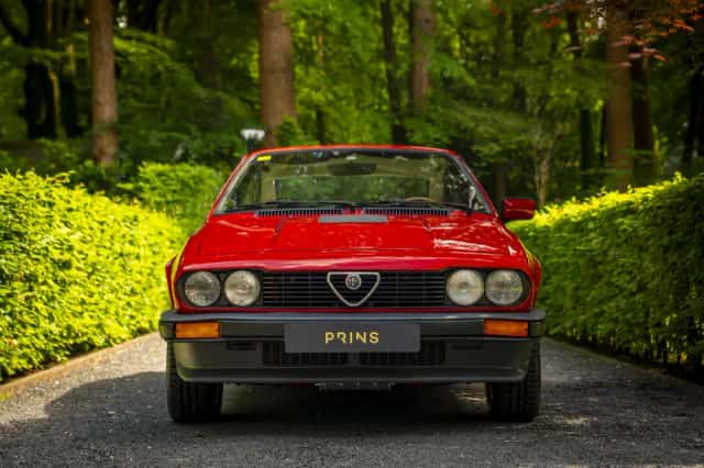 Alfa Romeo GTV (1981) thumbnail 2
