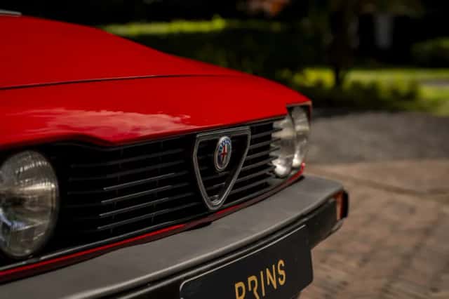 Alfa Romeo GTV (1981) thumbnail 23