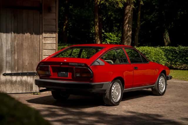 Alfa Romeo GTV (1981) thumbnail 25