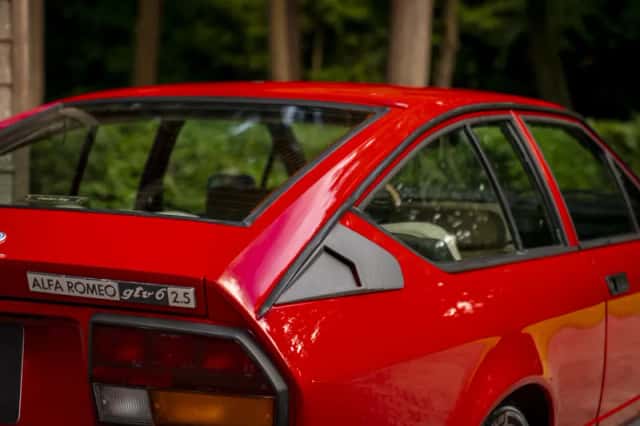 Alfa Romeo GTV (1981) thumbnail 26