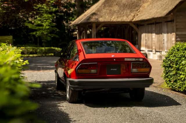 Alfa Romeo GTV (1981) thumbnail 28