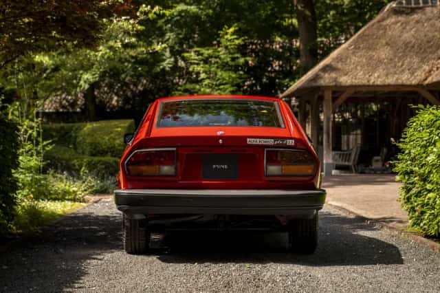 Alfa Romeo GTV (1981) thumbnail 5