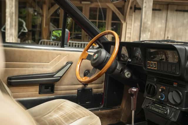 Alfa Romeo GTV (1981) thumbnail 10