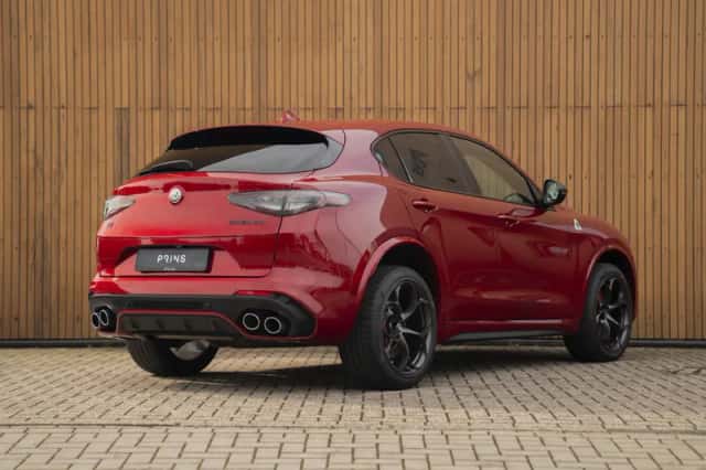 Alfa Romeo Stelvio (2021) thumbnail 4