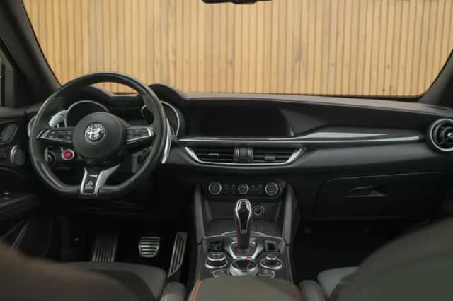 Alfa Romeo Stelvio (2021) thumbnail 34