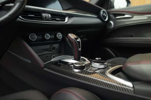 Alfa Romeo Stelvio (2021) thumbnail 36