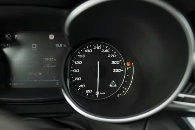 Alfa Romeo Stelvio (2021) thumbnail 41