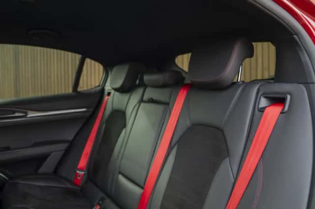 Alfa Romeo Stelvio (2021) thumbnail 10