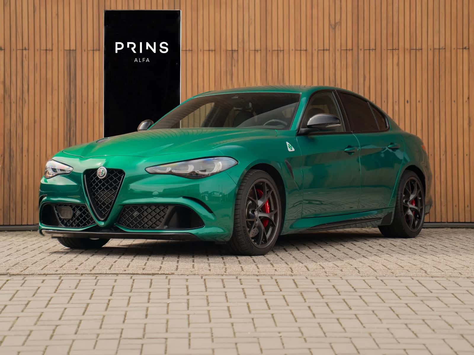 Alfa Romeo Giulia (2024) — foto 1