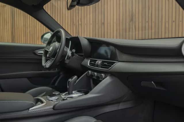 Alfa Romeo Giulia (2024) thumbnail 32