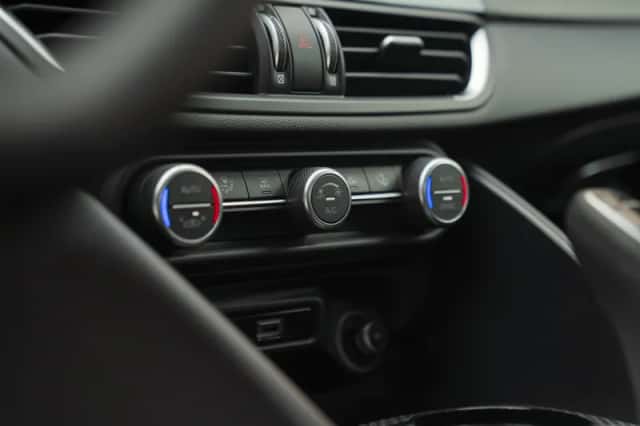 Alfa Romeo Giulia (2024) thumbnail 36
