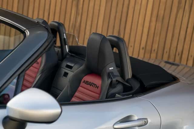 Abarth 124 Spider (2018) thumbnail 3