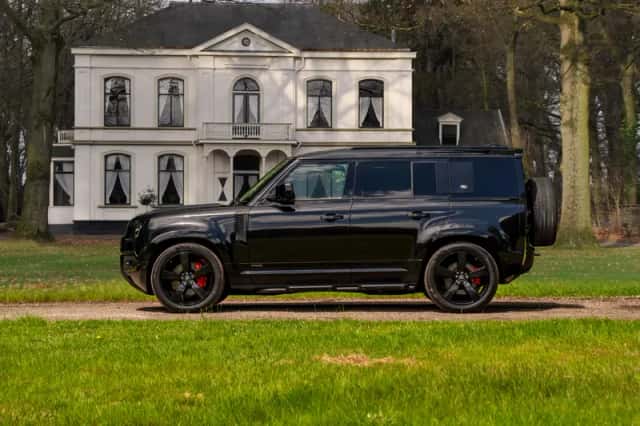 Land Rover Defender (2020) thumbnail 1