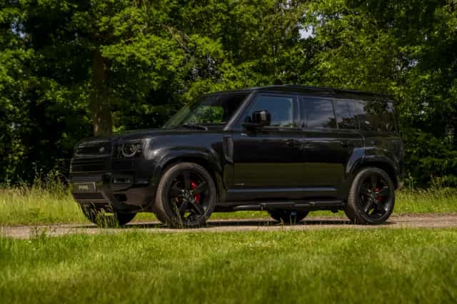 Land Rover Defender (2020) thumbnail 3