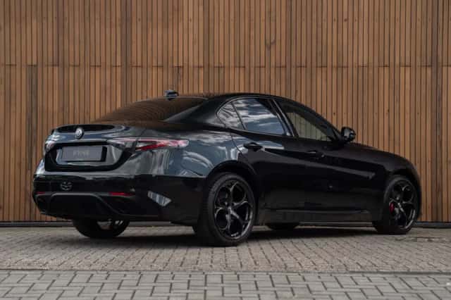Alfa Romeo Giulia (2023) thumbnail 4
